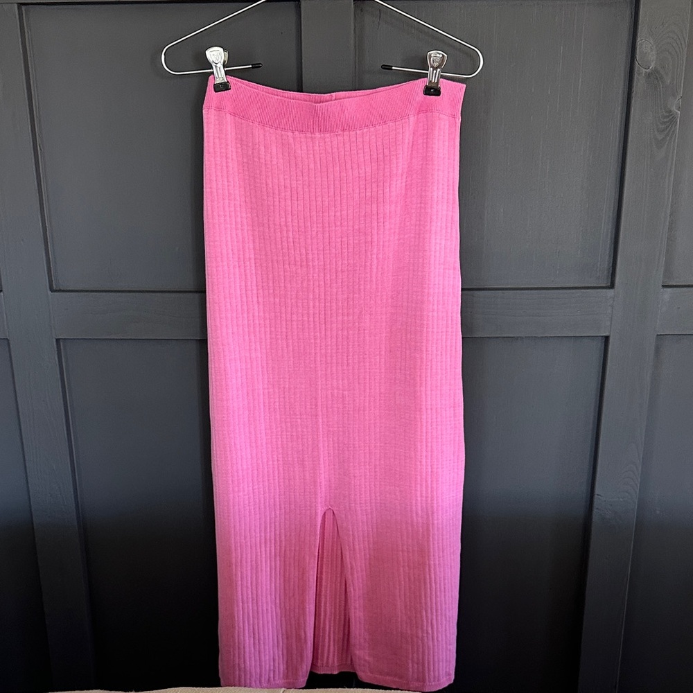 FREE PEOPLE KNIT SKIRT- Hot pink- Large